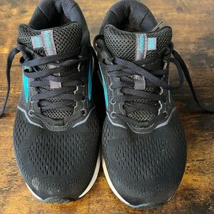 Brooks Women's Ariel '20 Running Shoe